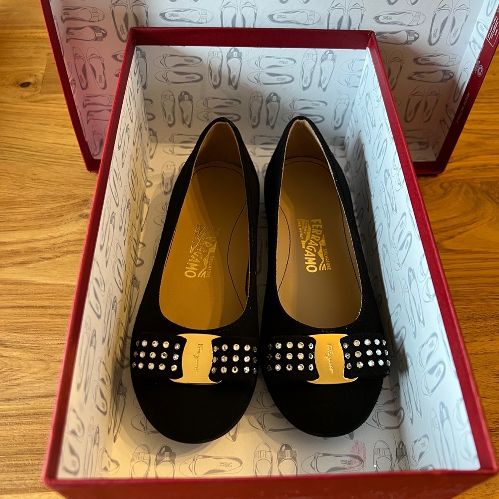 Ferragamo Black Varinamini girls shoes